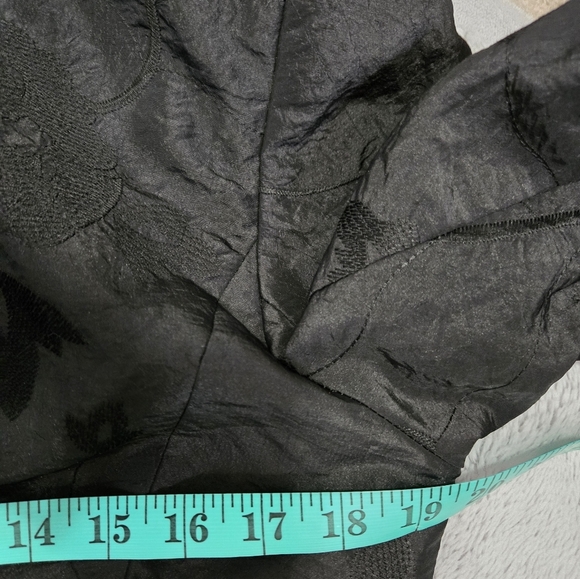 TUZZI Black Floral Dress Coat. Size 10 - Picture 15 of 16